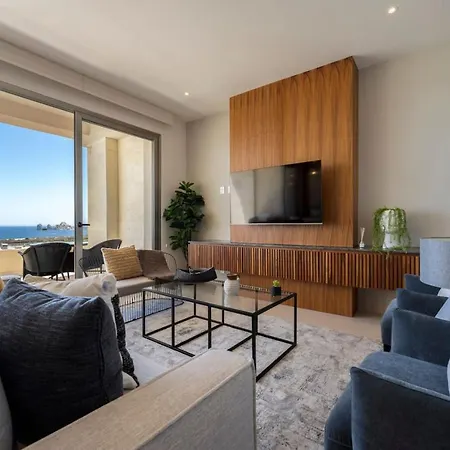 Stylish And Modern New 2Br Condo With Ocean Views